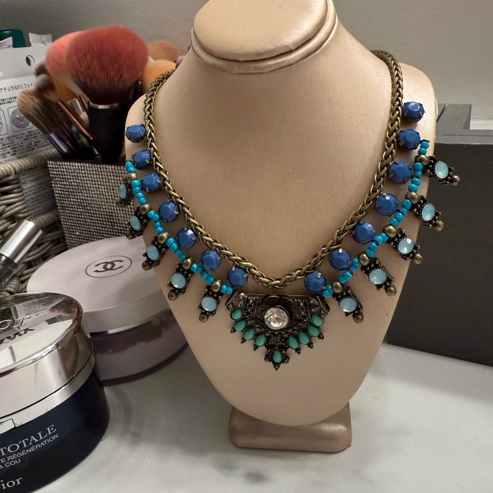 Elegant Blue and Turquoise Statement Necklace
